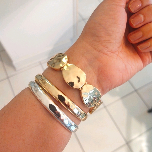 Pressed silver bangle brand new, gorgeous! - Picture 2 of 4